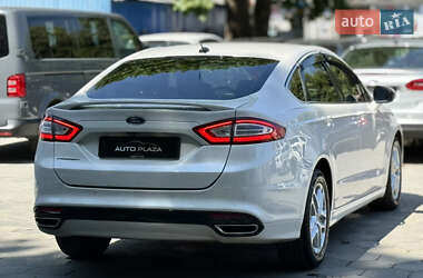 Седан Ford Fusion 2013 в 