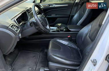 Седан Ford Fusion 2013 в 