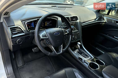 Седан Ford Fusion 2013 в 