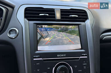 Седан Ford Fusion 2013 в 