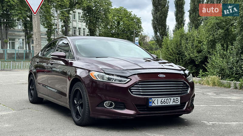 Седан Ford Fusion 2013 в 