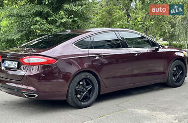 Седан Ford Fusion 2013 в 