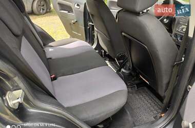 Хэтчбек Ford Fusion 2010 в 