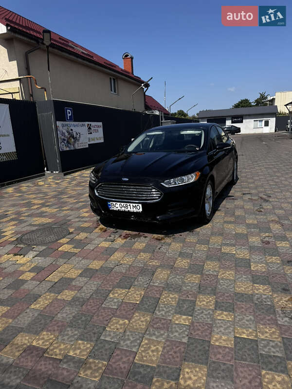 Седан Ford Fusion 2013 в 
