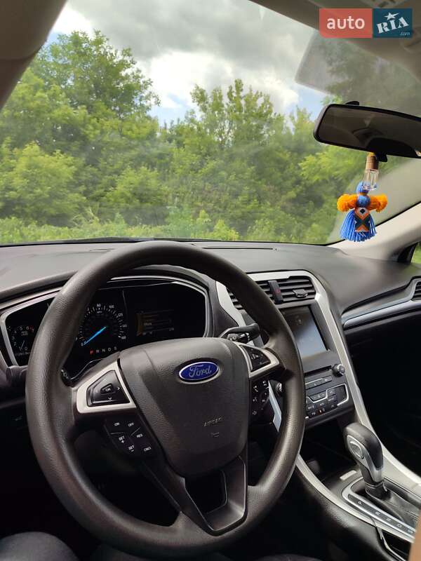 Седан Ford Fusion 2015 в Лысянке