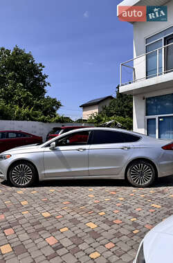 Седан Ford Fusion 2017 в 