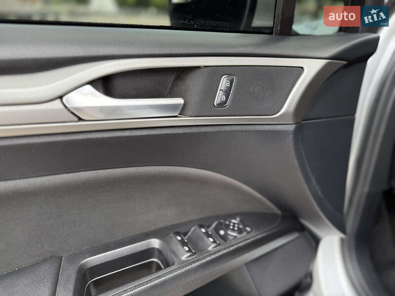 Седан Ford Fusion 2018 в Днепре