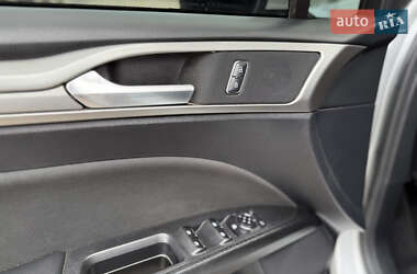 Седан Ford Fusion 2018 в 