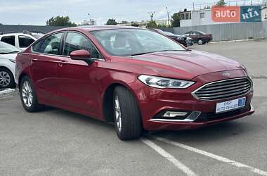 Седан Ford Fusion 2017 в 