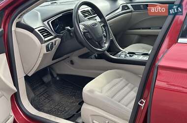 Седан Ford Fusion 2017 в 