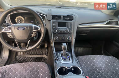 Седан Ford Fusion 2013 в 