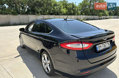 Седан Ford Fusion 2014 в 