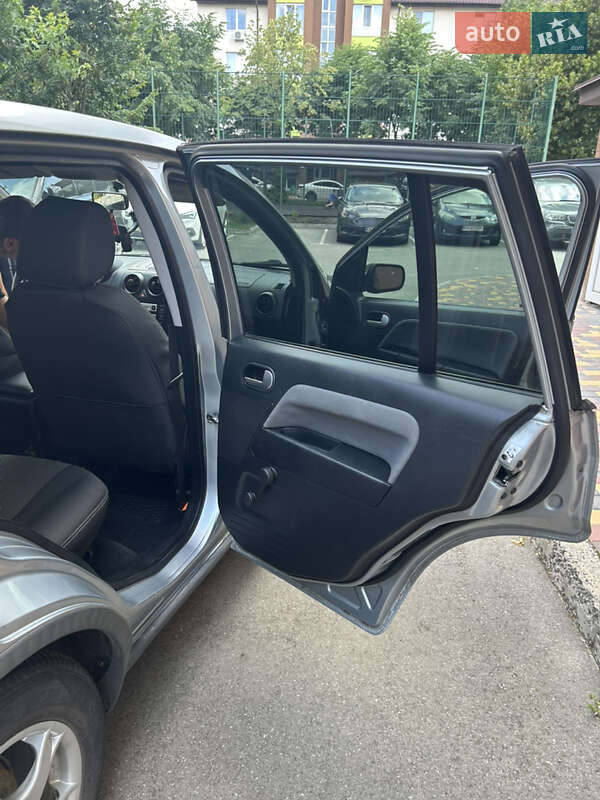 Хэтчбек Ford Fusion 2005 в Киеве