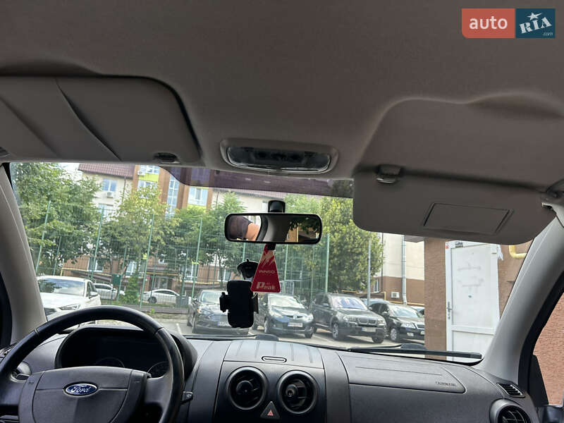 Хэтчбек Ford Fusion 2005 в Киеве