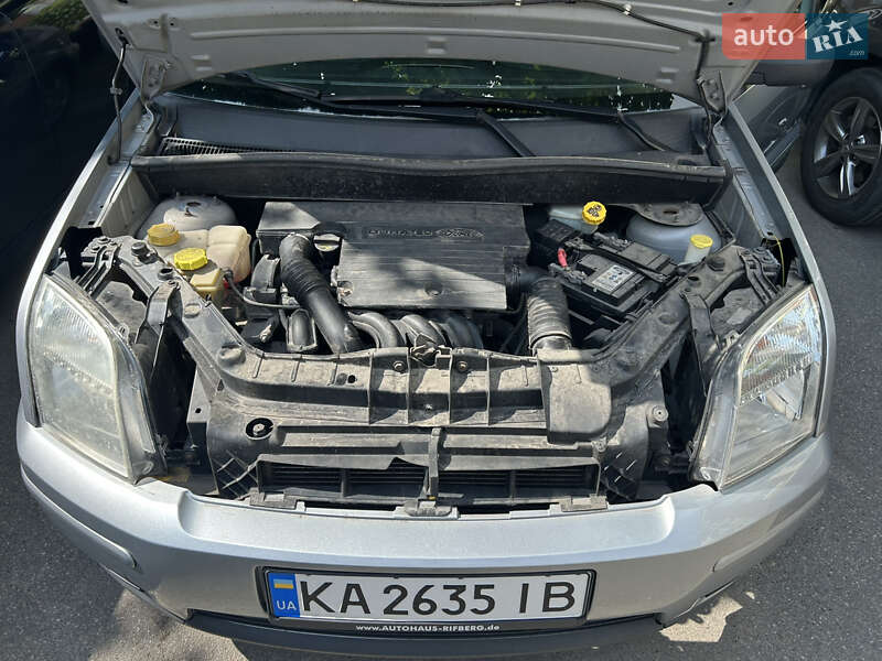 Хэтчбек Ford Fusion 2005 в Киеве