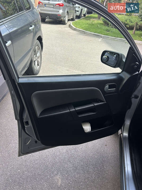 Хэтчбек Ford Fusion 2005 в Киеве