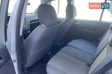 Хэтчбек Ford Fusion 2010 в 