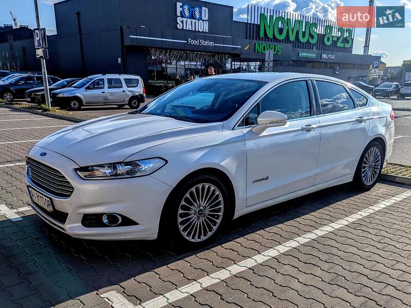 Седан Ford Fusion 2013 в 