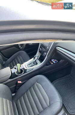 Седан Ford Fusion 2013 в 