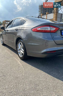 Седан Ford Fusion 2013 в 