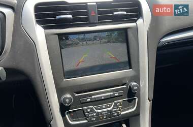 Седан Ford Fusion 2015 в 