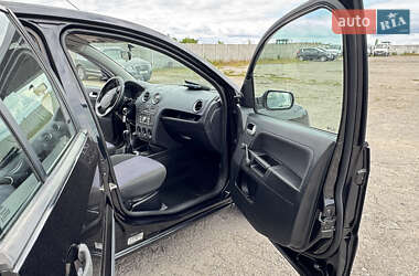 Хэтчбек Ford Fusion 2006 в 