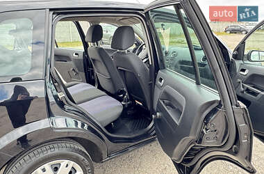 Хэтчбек Ford Fusion 2006 в 