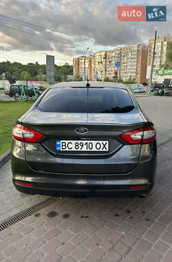 Седан Ford Fusion 2015 в 