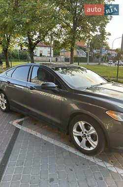 Седан Ford Fusion 2015 в 