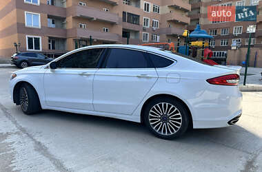 Седан Ford Fusion 2017 в 