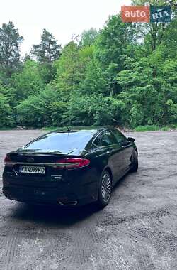 Седан Ford Fusion 2017 в 