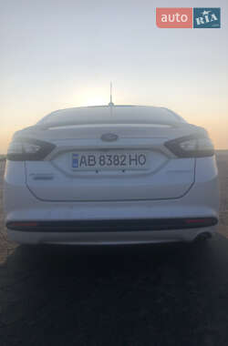 Седан Ford Fusion 2016 в 