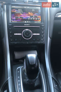 Седан Ford Fusion 2016 в 