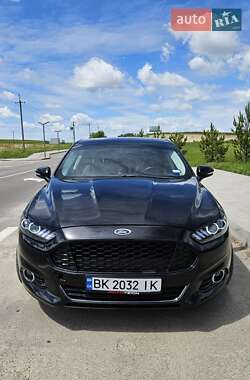 Седан Ford Fusion 2016 в 