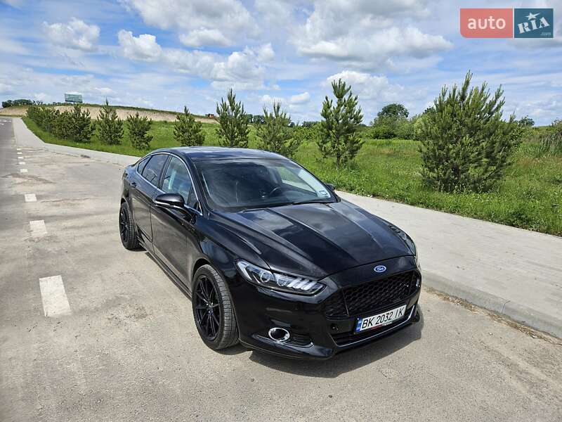 Седан Ford Fusion 2016 в Гоще
