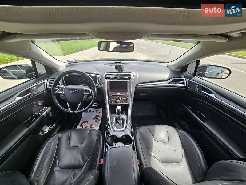 Седан Ford Fusion 2016 в Гоще