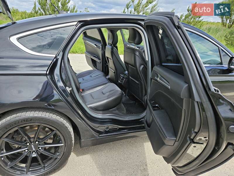 Седан Ford Fusion 2016 в Гоще
