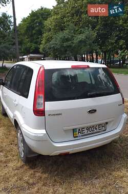 Хэтчбек Ford Fusion 2010 в 