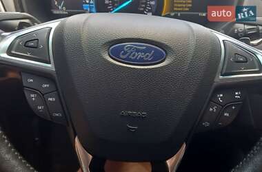 Седан Ford Fusion 2018 в 