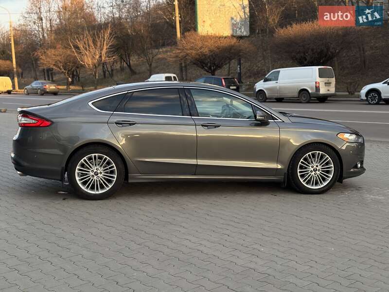 Седан Ford Fusion 2014 в Ровно