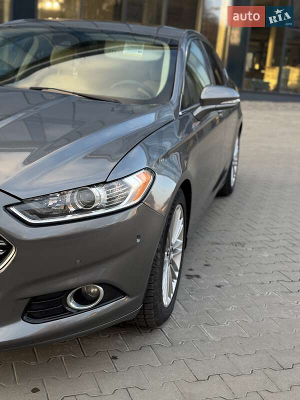 Седан Ford Fusion 2014 в Ровно