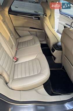 Седан Ford Fusion 2014 в 