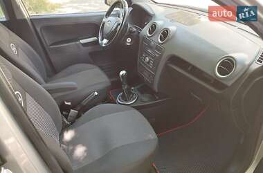 Хэтчбек Ford Fusion 2006 в 