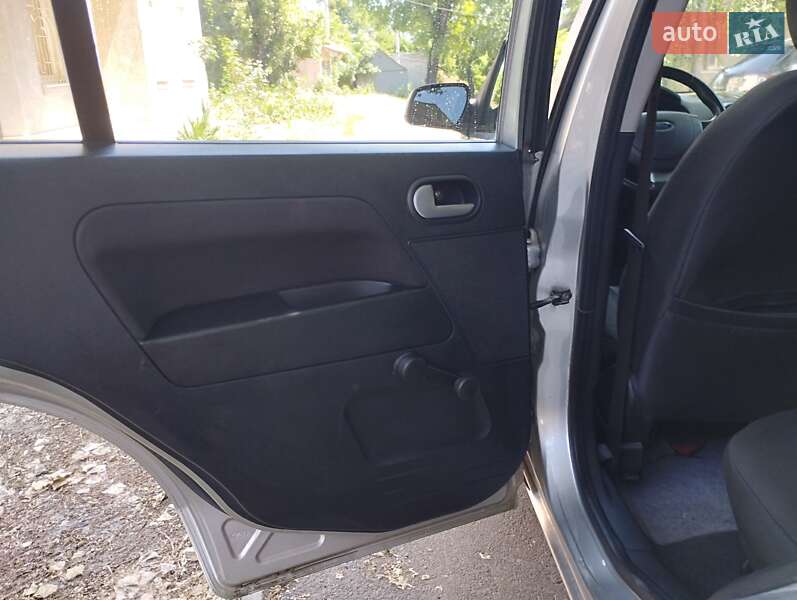 Хэтчбек Ford Fusion 2006 в Черноморске фото 38 Хэтчбек Ford Fusion 2006 в Черноморске