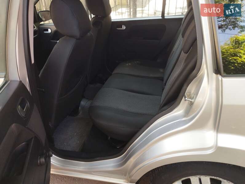 Хэтчбек Ford Fusion 2006 в Черноморске фото 42 Хэтчбек Ford Fusion 2006 в Черноморске