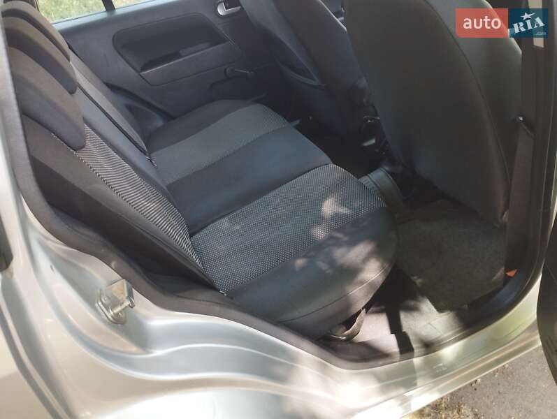 Хэтчбек Ford Fusion 2006 в Черноморске фото 45 Хэтчбек Ford Fusion 2006 в Черноморске