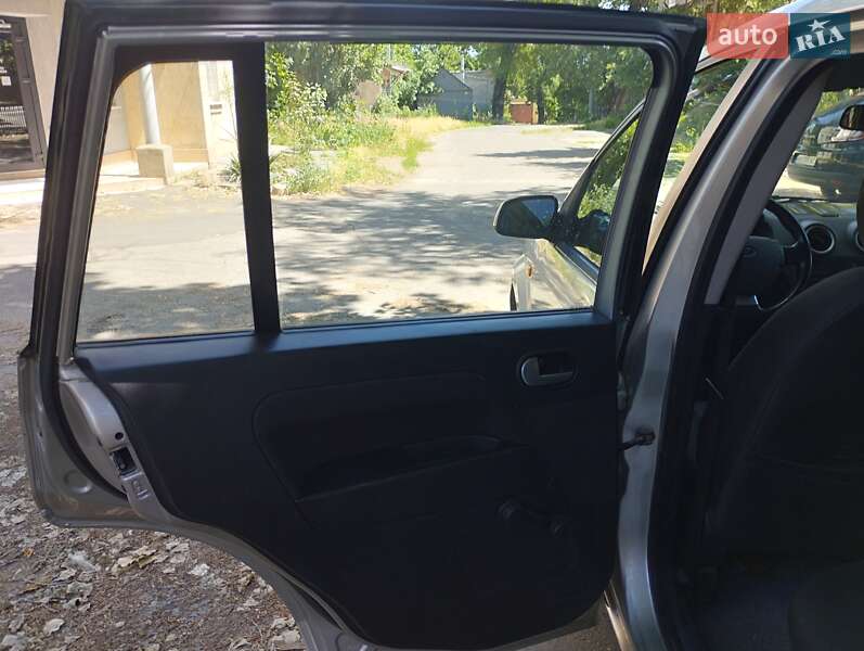 Хэтчбек Ford Fusion 2006 в Черноморске фото 40 Хэтчбек Ford Fusion 2006 в Черноморске