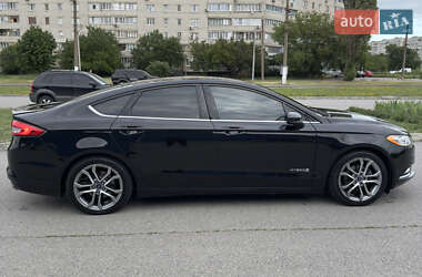 Седан Ford Fusion 2016 в 
