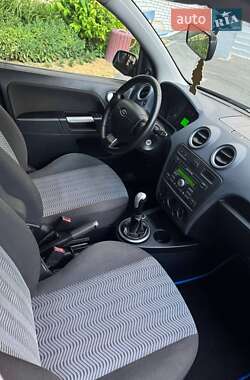 Хэтчбек Ford Fusion 2006 в 