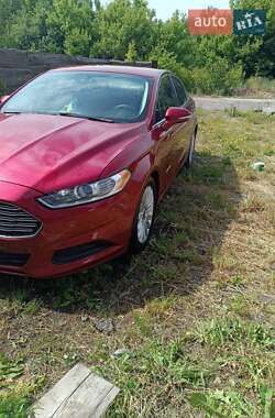 Седан Ford Fusion 2015 в 
